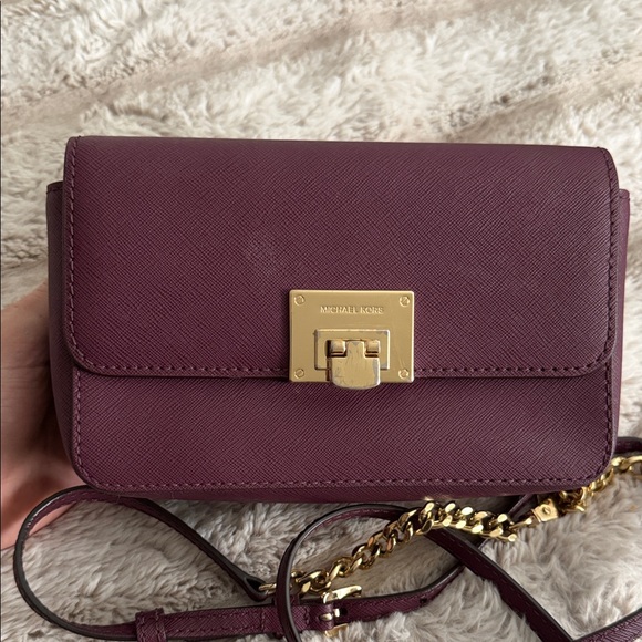 MICHAEL Michael Kors Burgundy Crossbody Bag with Gold Hardware - Picture 2 of 11